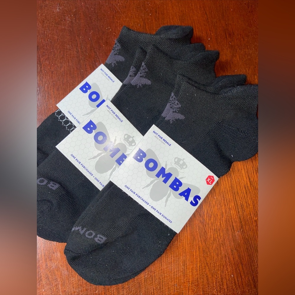 Mens XL black bombas crew socks NWT 3-pair